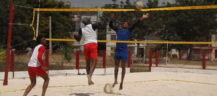 Camagüeyanas de voley playero a juegos escolares