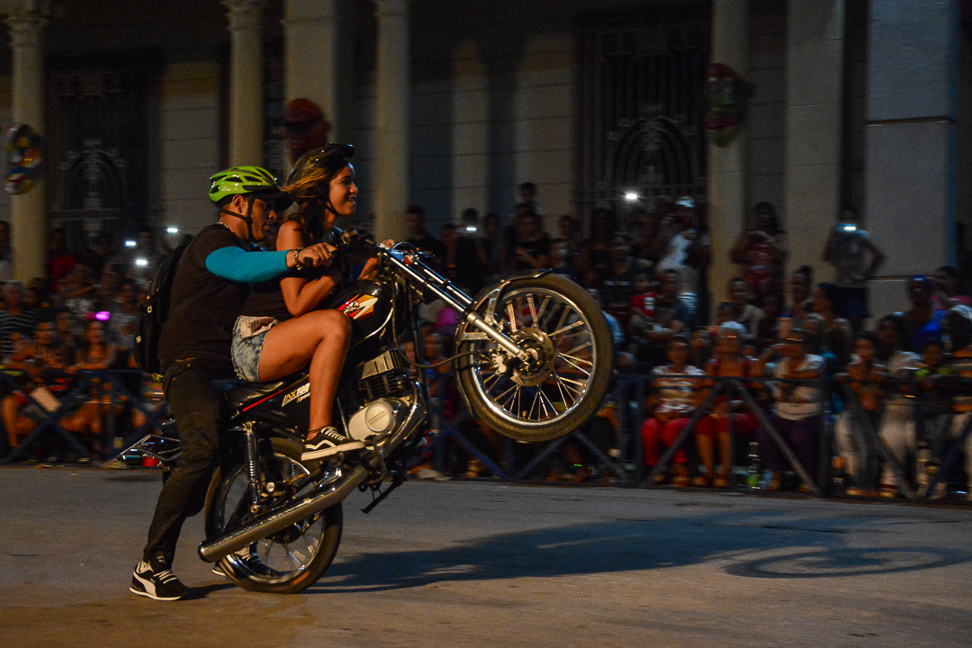 Acrobacia de los ciclos forman parte de los atractivos del paseo.