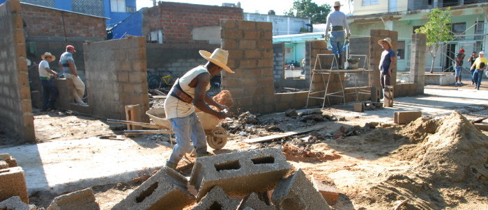 A pesar del bloqueo, amplio movimiento constructivo (+tuit)