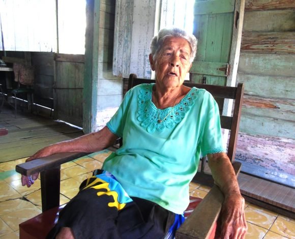“A José Antonio Echevarría lo queríamos todos por sus grandes cualidades humanas”, dice la guantanamera Adelina Llamos Foto: Rodny Alcolea.