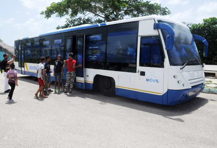 El próximo jueves comenzará el programa por el municipio de Vertientes, el más grande en territorio y el primero de la provincia en desarrollar con amplitud ese tipo de acciones formadoras, y por tener creadas todas las condiciones necesarias.Foto: Orlando Durán Hernández /Adelante/Archivo Informatización a comunidades rurales de Camagüey