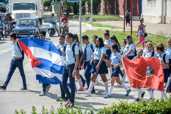 El segundo escenario, al que llegaron los muchachos tras una marcha de reafirmación a los principios de los cubanos, fue el parque Ignacio Agramonte de la ciudad. En este lugar los pioneros de las escuelas primarias Marta Abreu y Renato Guitar, junto a los chicos de la secundaria básica Mártires de Camagüey, tomaron la palabra y dejaron claro que la unidad será otra vez la vía para lograr la victoria.