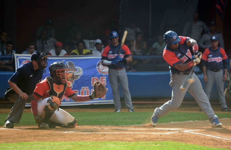 Toros camagüeyanos en la cima beisbolera cubana