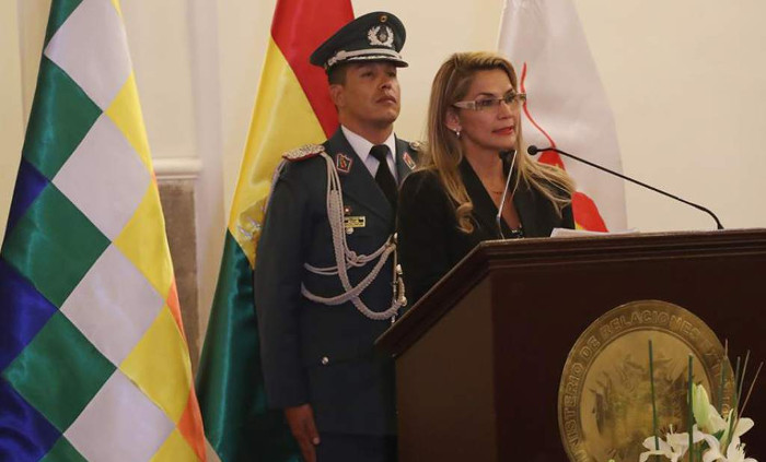Deroga sentencia constitucional autoproclamada presidenta boliviana