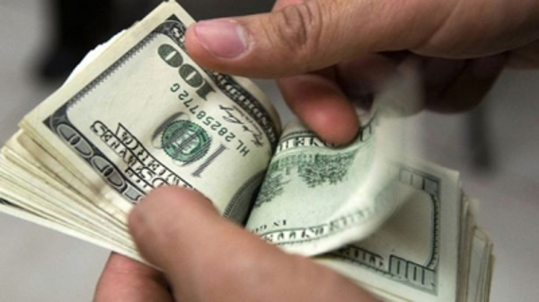 Foto: Tomada de cubasi.cu ¿Por qué se mantiene el gravamen del dólar estadounidense?