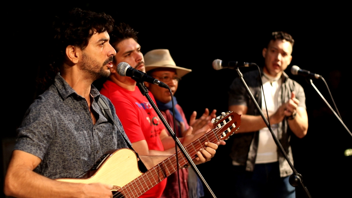 Foto: Alberto Santos / Colaborador Nota de trova para generación sin edades