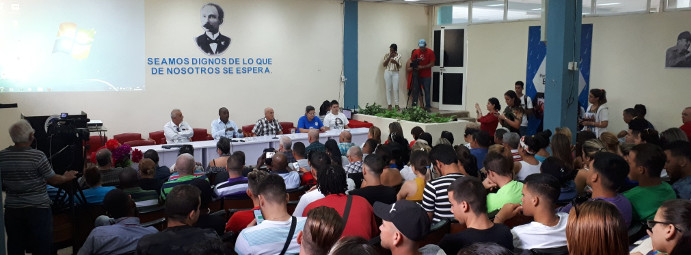 Diputados denuncian, jóvenes condenan (+tuit)