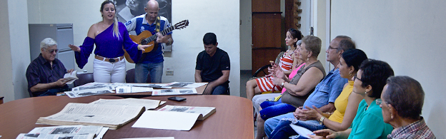 Poesía y prensa desde Adelante