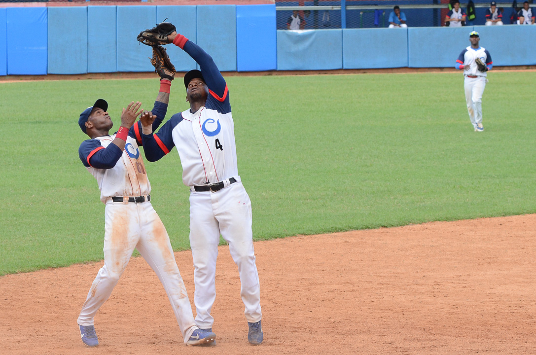 Los Toros ceden en un béisbol irreconocible