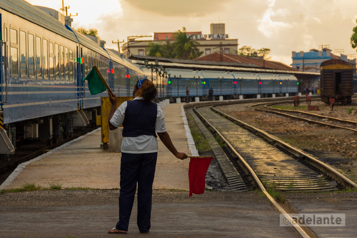 Restablecen parcialmente transportación nacional de pasajeros 