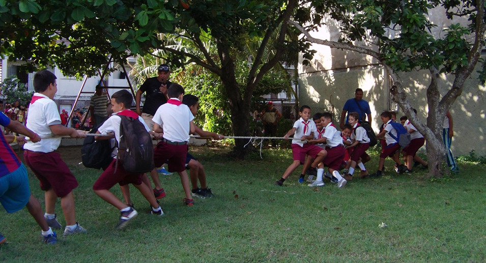 El Combinado Deportivo matizó la jornada con variadas actividades para los más pequeños. 