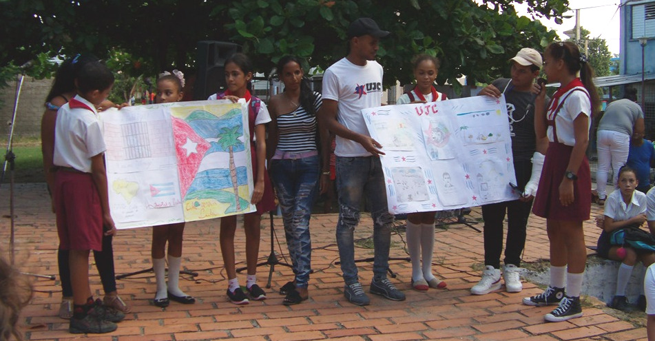 Juventud que invade a su comunidad