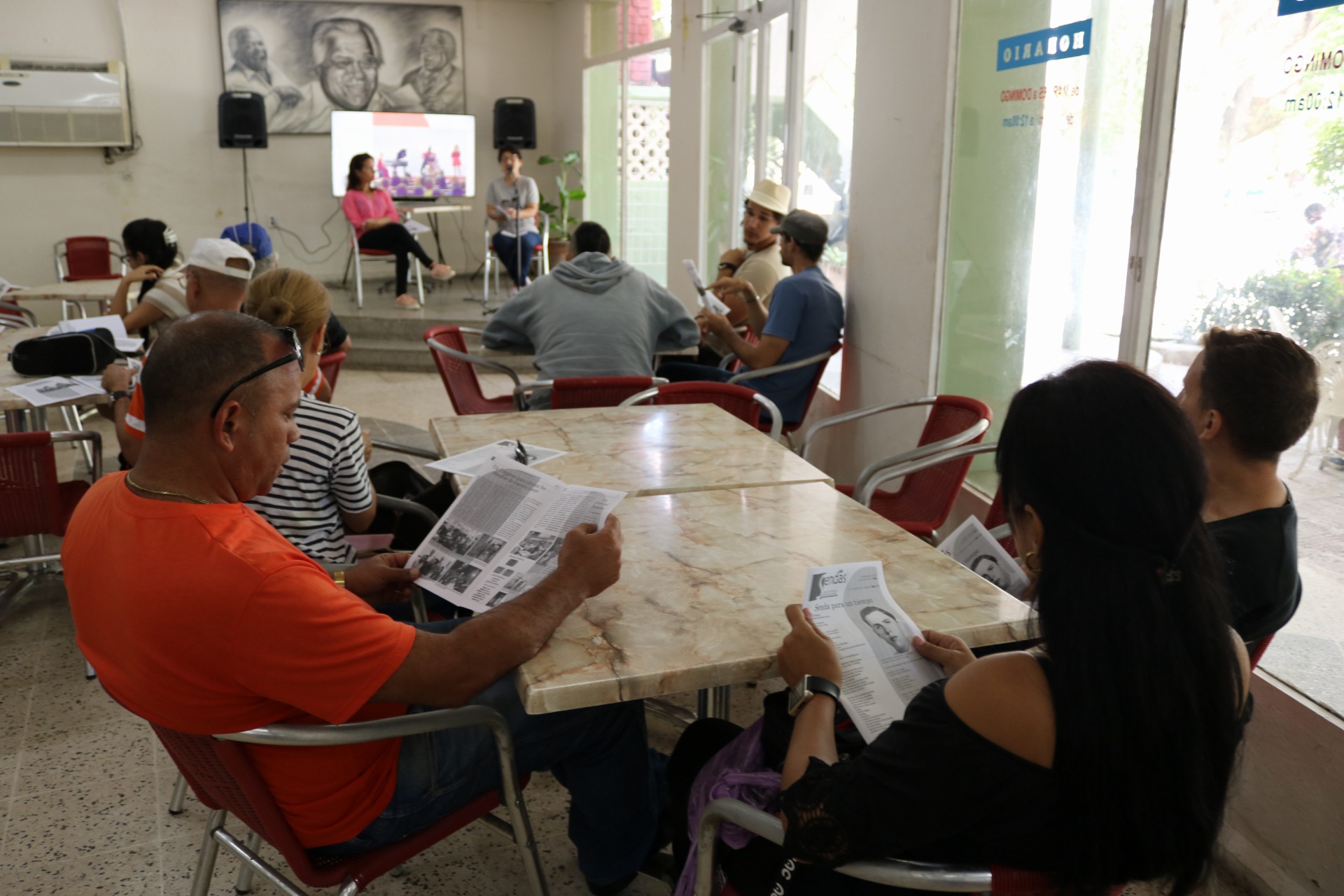  Cafés literarios en planes de Camagüey