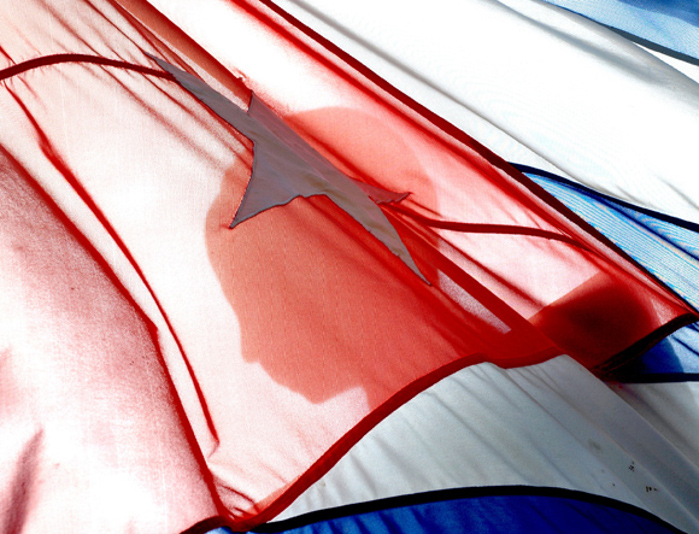 Los cubanos seguimos en combate