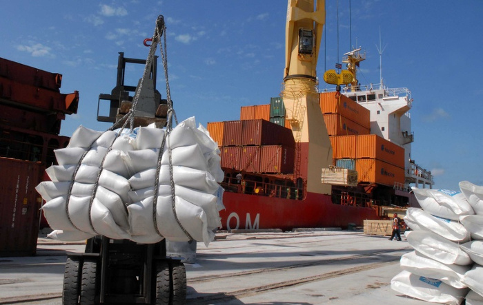 Puerto de Nuevitas contribuye a la distribución de alimentos en varias provincias 