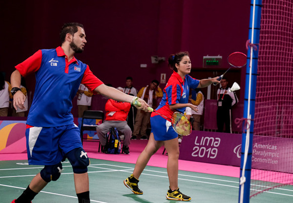 La pareja de Laura Llanes y Rolando Bello, en la modalidad de doble mixto SU5-SL3. Foto: Tomada de .jit.cu Concluyó Cuba séptima en Parapanamericanos de Lima 2019