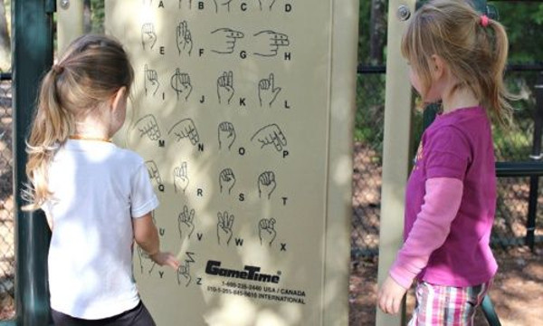 El 20 % de las personas en el mundo utilizan señas como lengua materna. Foto: Tomada de telesur.net