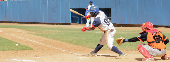 Toros mandan en Cuba tras barrer a Villa Clara