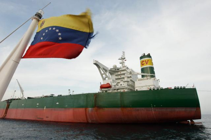 Foto: Tomada de pais24.com Vuelve a atacar EE.UU. a sector petrolero venezolano y daña a Cuba