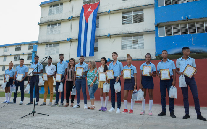 Reconocieron a los atletas más destacados del pasado ciclo. Foto: Alejandro Rodríguez Leyva/Adelante Abren aulas para pequeños campeones