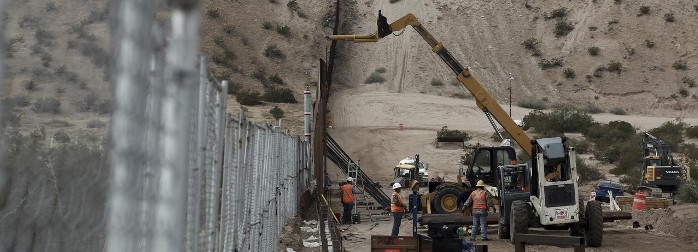 Enfrentan plan de Trump de usar fondos militares para muro fronterizo