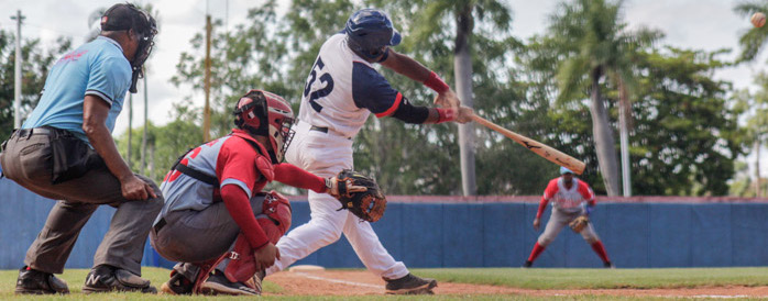 Los Toros se imponen a los Leones y nivelan el compromiso particular