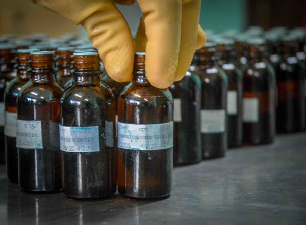 Producciones estables de hipoclorito y de anticatarrales