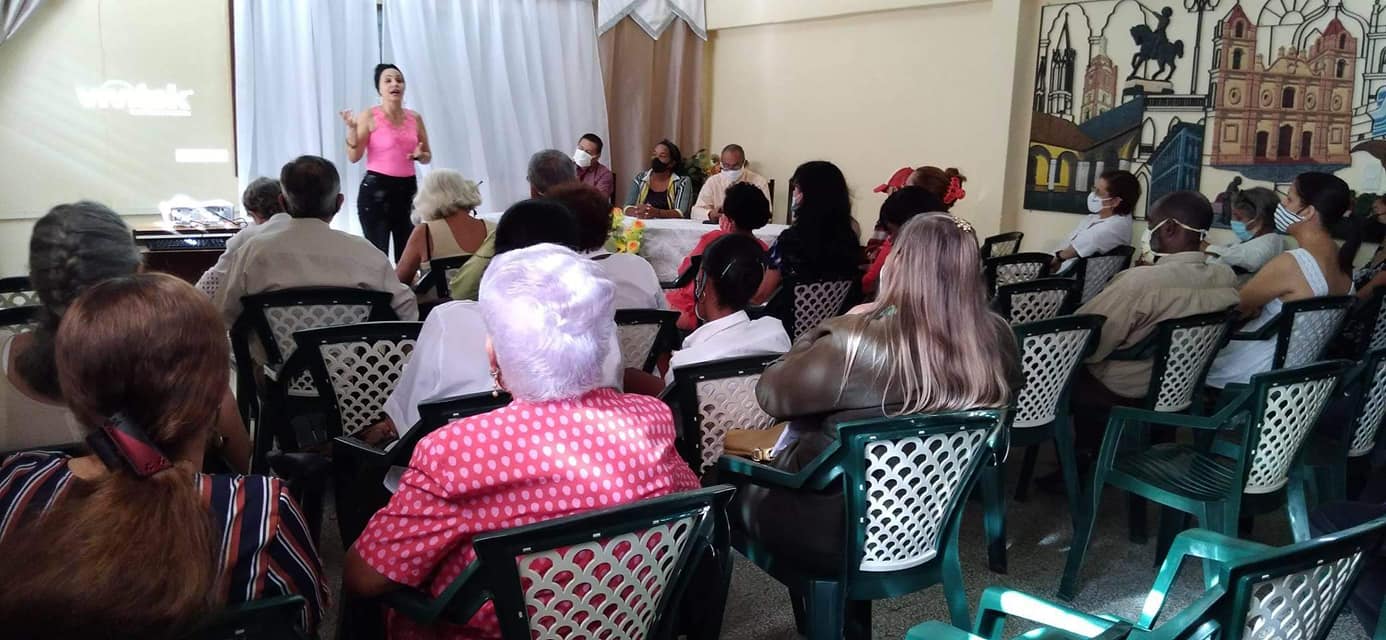 Útiles investigaciones de economistas y contadoras de Cuba