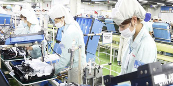 La nación cumplió el doble objetivo de contener la Covid-19 y mantener la economía a flote en medio del complejo escenario configurado por la pandemia. Foto: Tomada de elpais.cr Economía de Vietnam avanza a nivel mundial