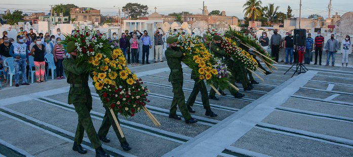 Las flores del tributo