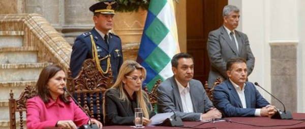 Extienden mandato de gobierno golpista boliviano
