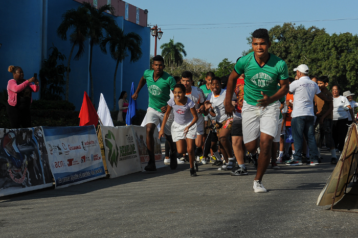 La ciudad y Adelante corrieron de la mano (+Galería)