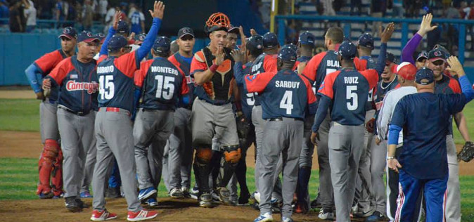 Toros de Camagüey ganan segundo juego a Industriales