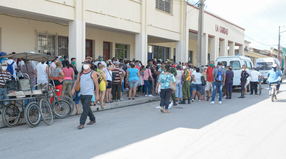 Cada día, más de cien personas son multadas o alertadas en Camagüey por agentes del orden interior por incumplir alguna de las medidas sanitarias o aprovechar la situación excepcional para delinquir.