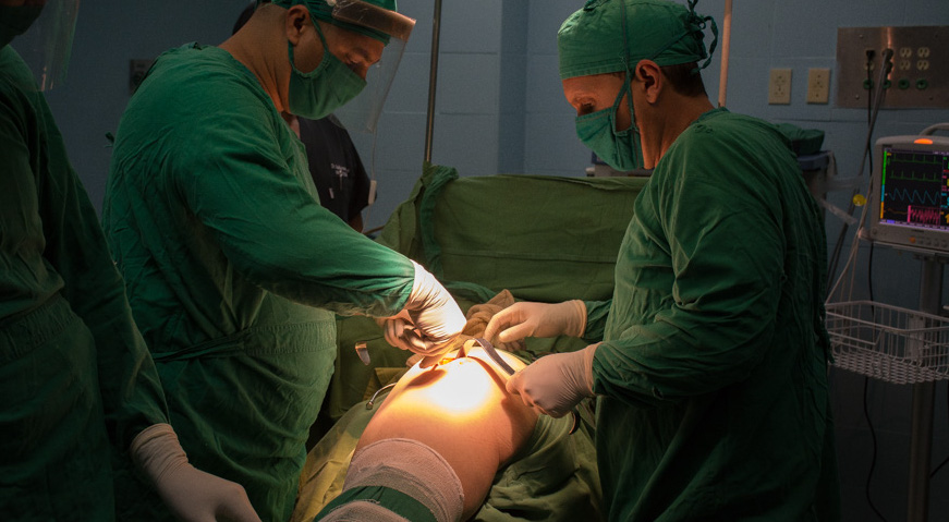 Estabilizan artroplastia total de cadera