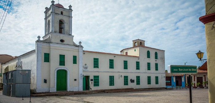 De falso histórico y otras verdades