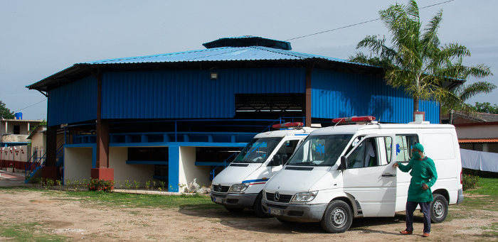 Al interior de las ambulancias 6005 y 6007