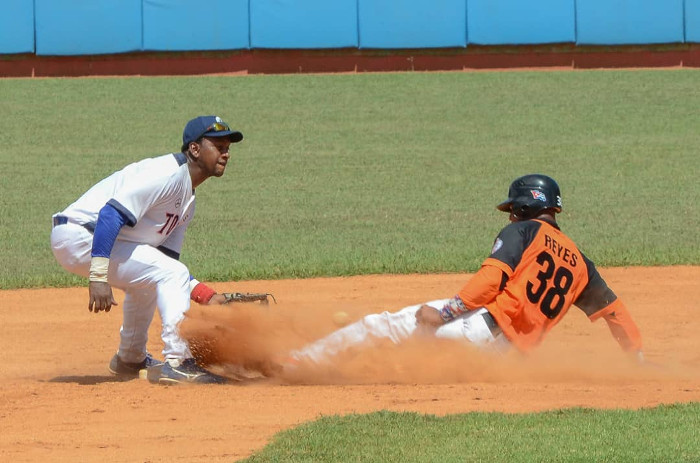 Fotos: Leandro Pérez Pérez/ Adelante Pepe regresa y corta la mala racha camagüeyana
