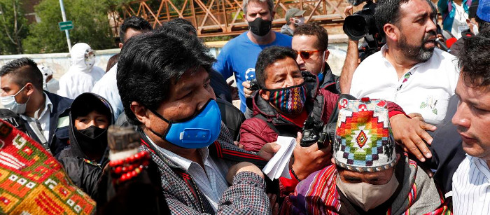 Cálido recibimiento a Evo Morales en Bolivia