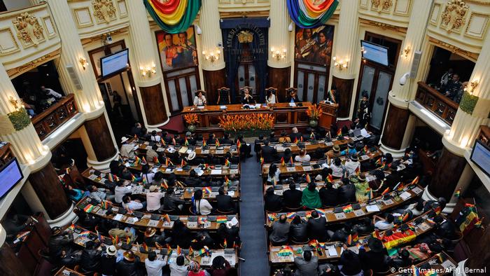 Parlamento boliviano pide a Cristina Fernández observar elecciones