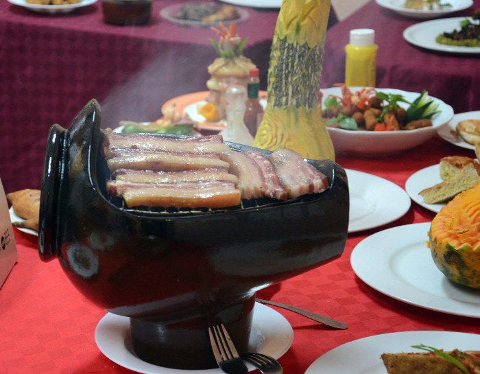 Original horno-tinajón para el asado de carnes