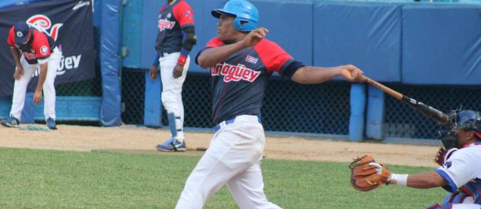 Camagüey sonríe en caótica tarde en el Latino