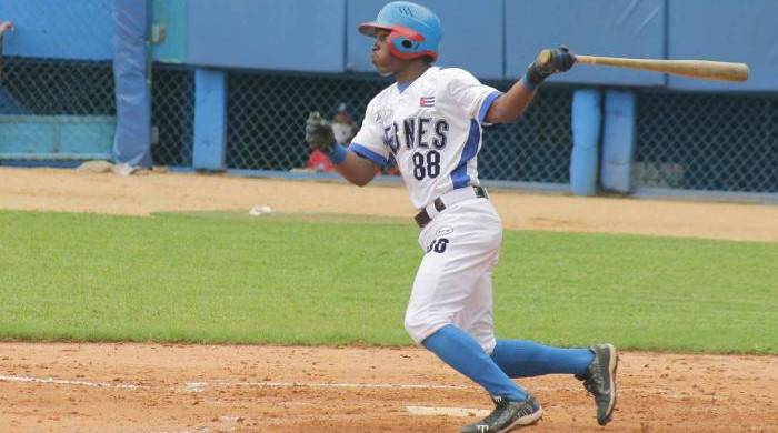 Industriales deja al campo a un errático Camagüey
