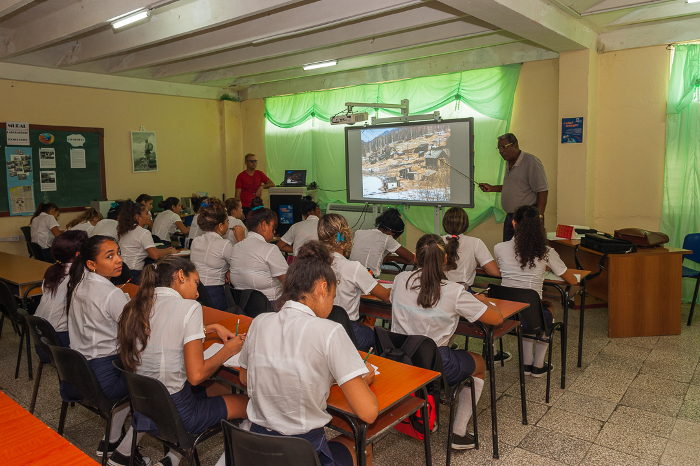 Foto: Alejandro Rodríguez Leiva/ Adelante /Archivo Día Mundial de los Docentes: Unesco llama a la capacitación del personal docente