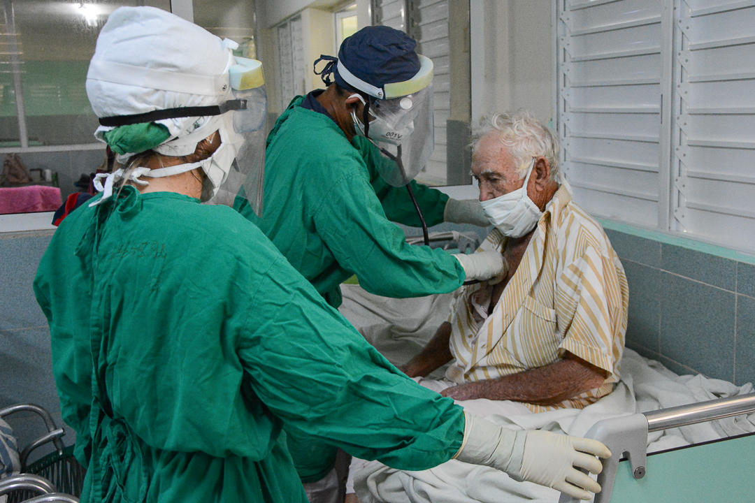 Fotos: Leandro Pérez Pérez/Adelante Saltar la varilla de la vida
