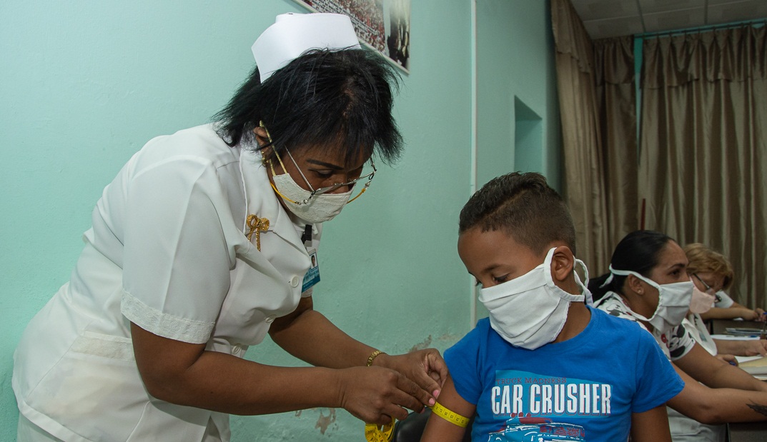 Seguimiento médico a niños camagüeyanos que padecieron la COVID-19