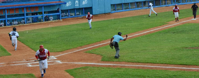 División de honores entre boletos y batazos