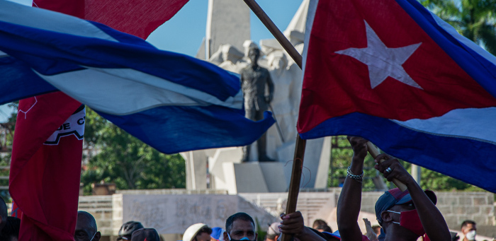 Nuestro escudo: la razón