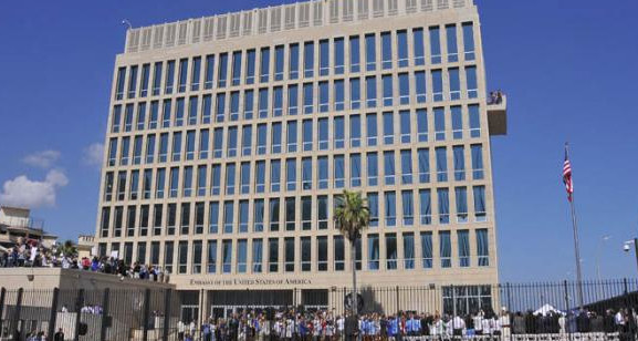Cubanos reclaman a EEUU reinicio de servicios consulares