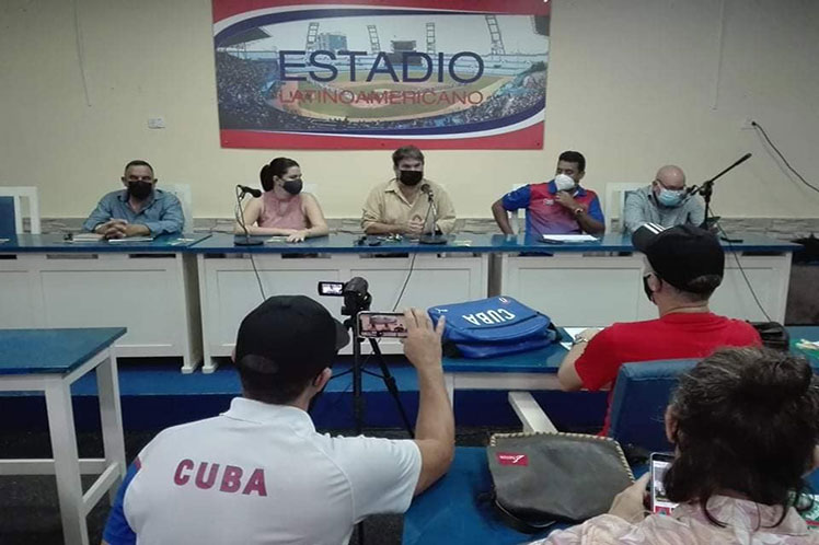 En el encuentro se dio conocer la preselección cubana de béisbol con miras a los primeros Juegos Panamericanos Junior. (Foto: PL)